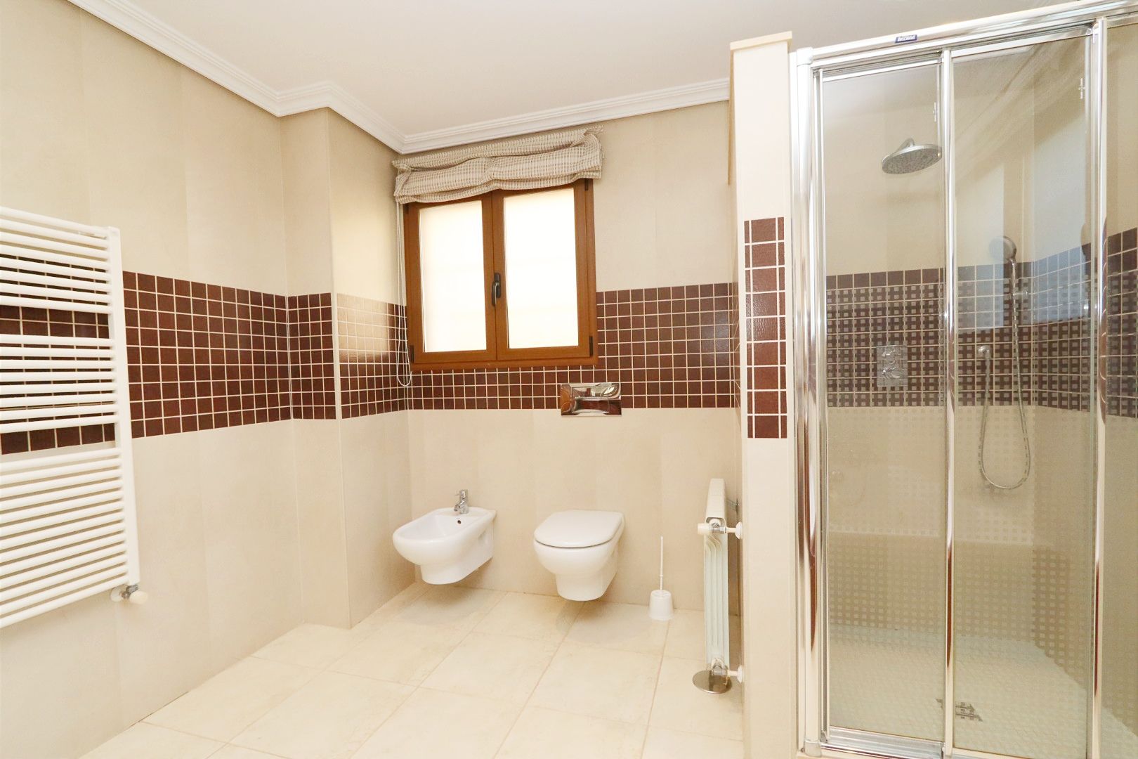 Master bedroom in villa for sale in Altea