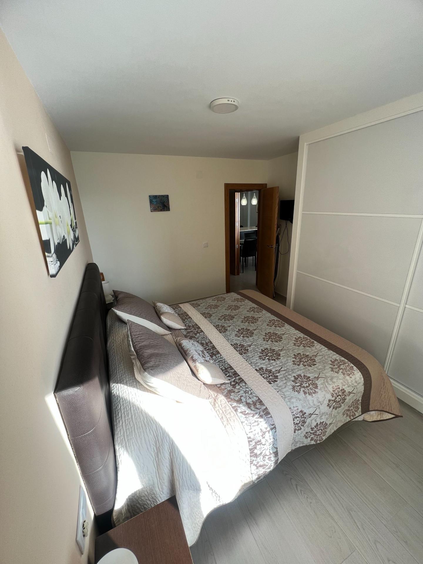 Master bedroom in apartment for sale in Torrevieja