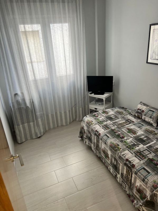 Bedroom in apartment for sale in Torrevieja