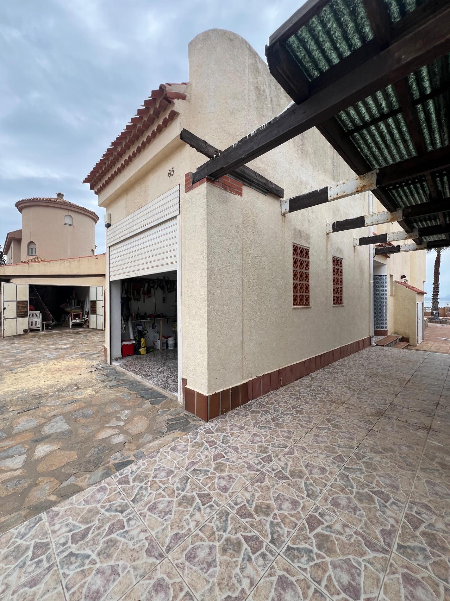 Master bedroom in villa for sale in La Manga del Mar Menor