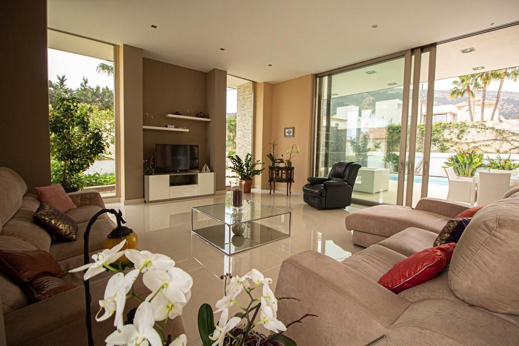 Living room in villa for sale in Alfas del Pi