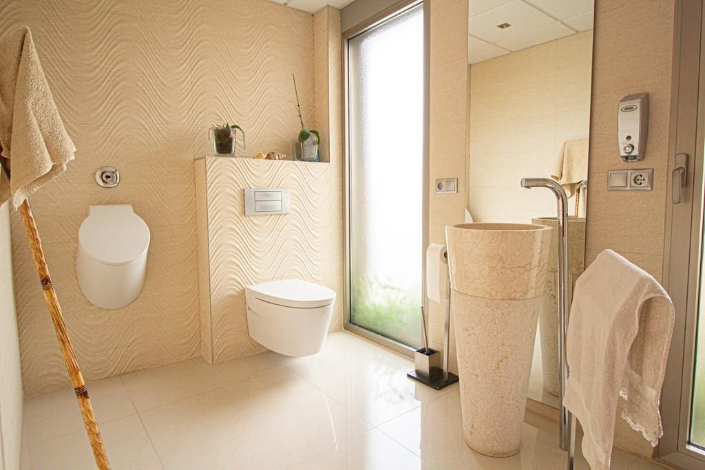 Bathroom in villa for sale in Alfas del Pi