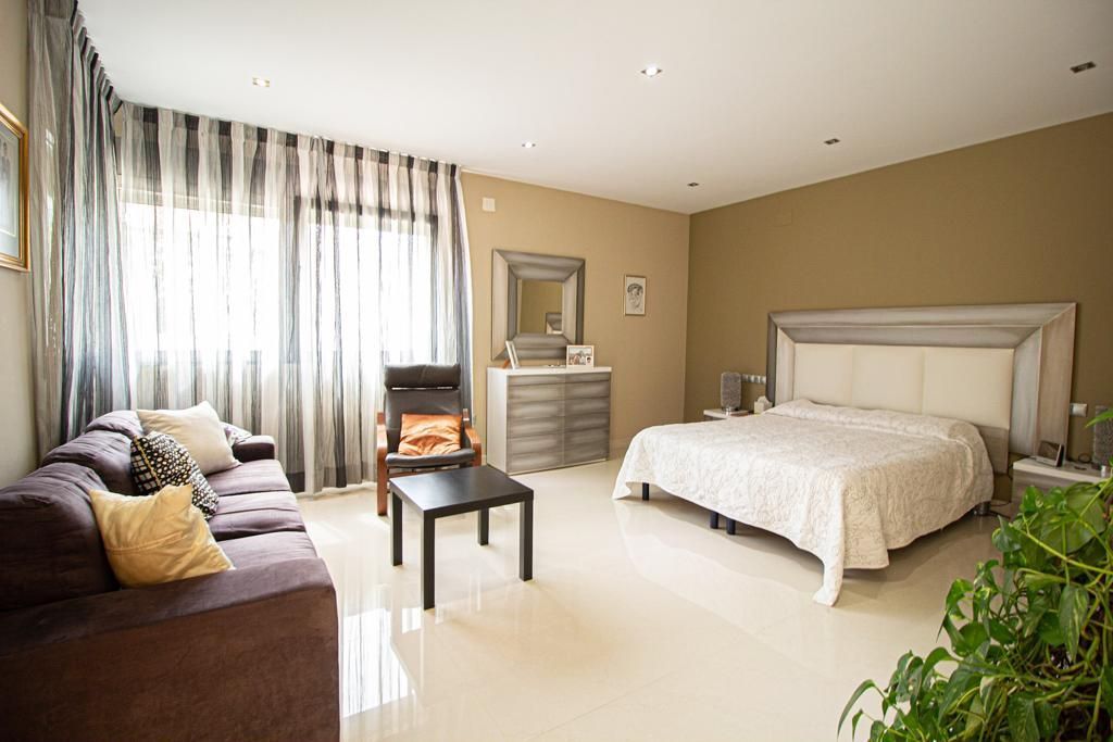 Terrace in villa for sale in Alfas del Pi