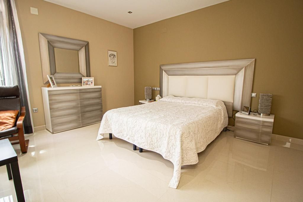 Terrace in villa for sale in Alfas del Pi