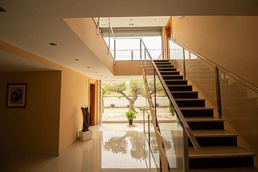Dining area in villa for sale in Alfas del Pi