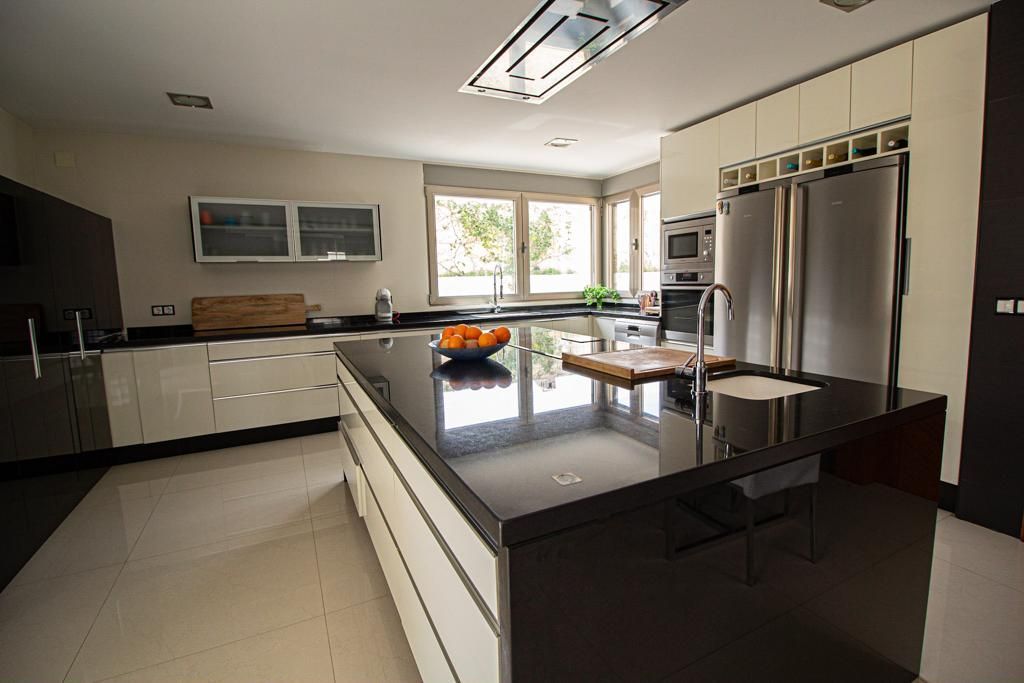 Bedroom in villa for sale in Alfas del Pi