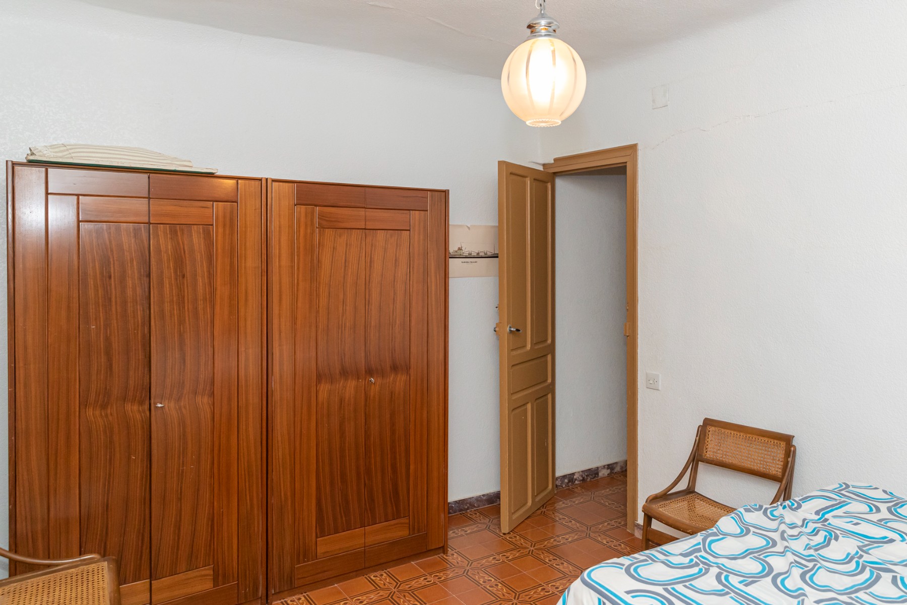 Pool area in villa for sale in Yecla