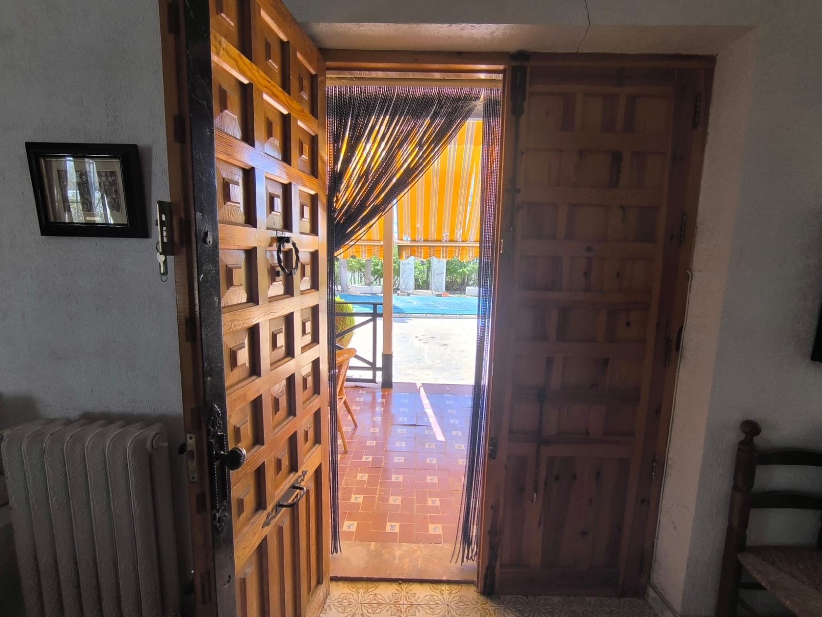 Pool area in villa for sale in Yecla