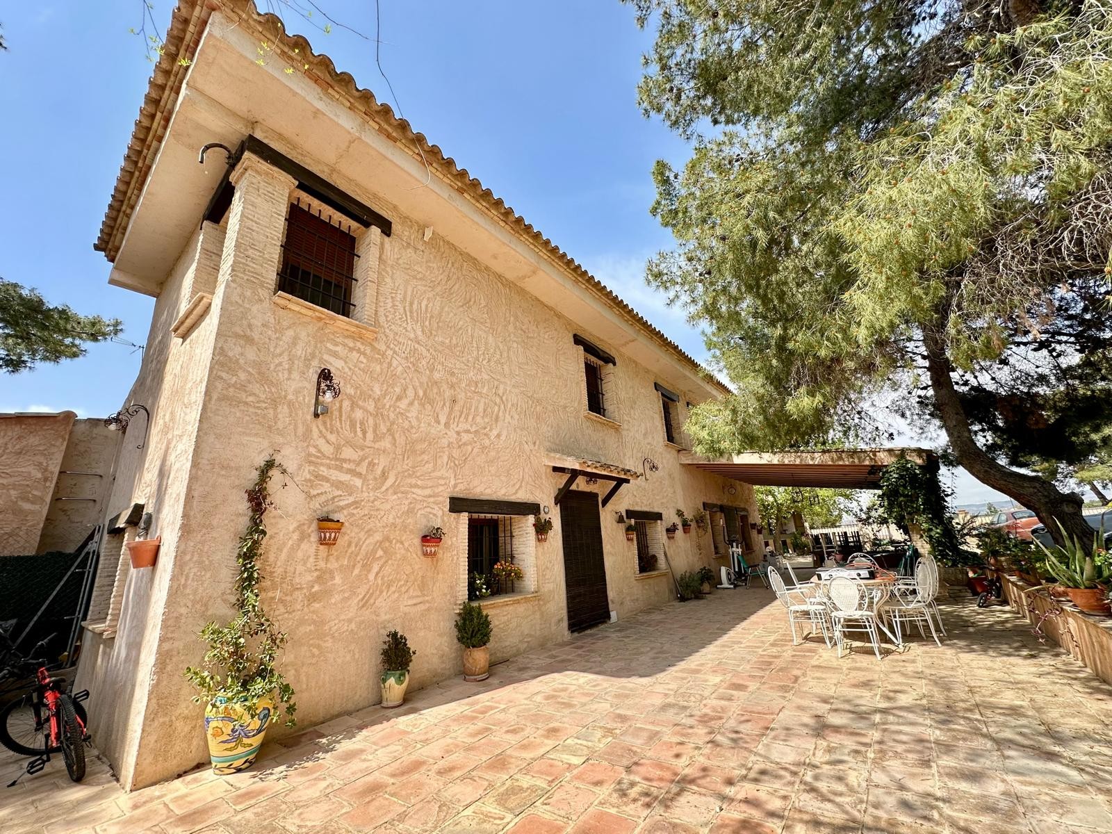 Traditional Finca with Independent Annexe, Pool & Large Plot – 5 km from YeclaThis beautifully resto