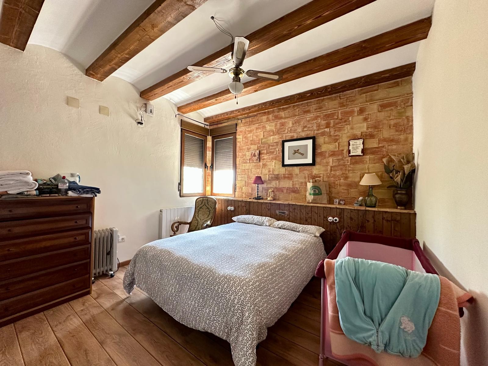 Bedroom in villa for sale in Yecla
