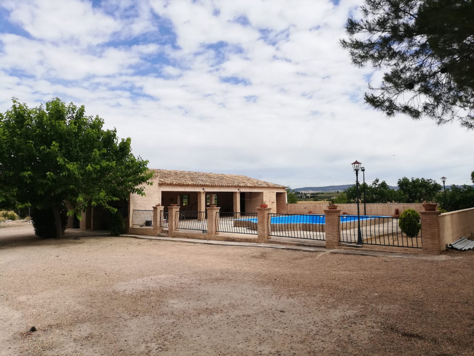 Traditional Finca with Independent Annexe, Pool & Large Plot – 5 km from YeclaThis beautifully resto