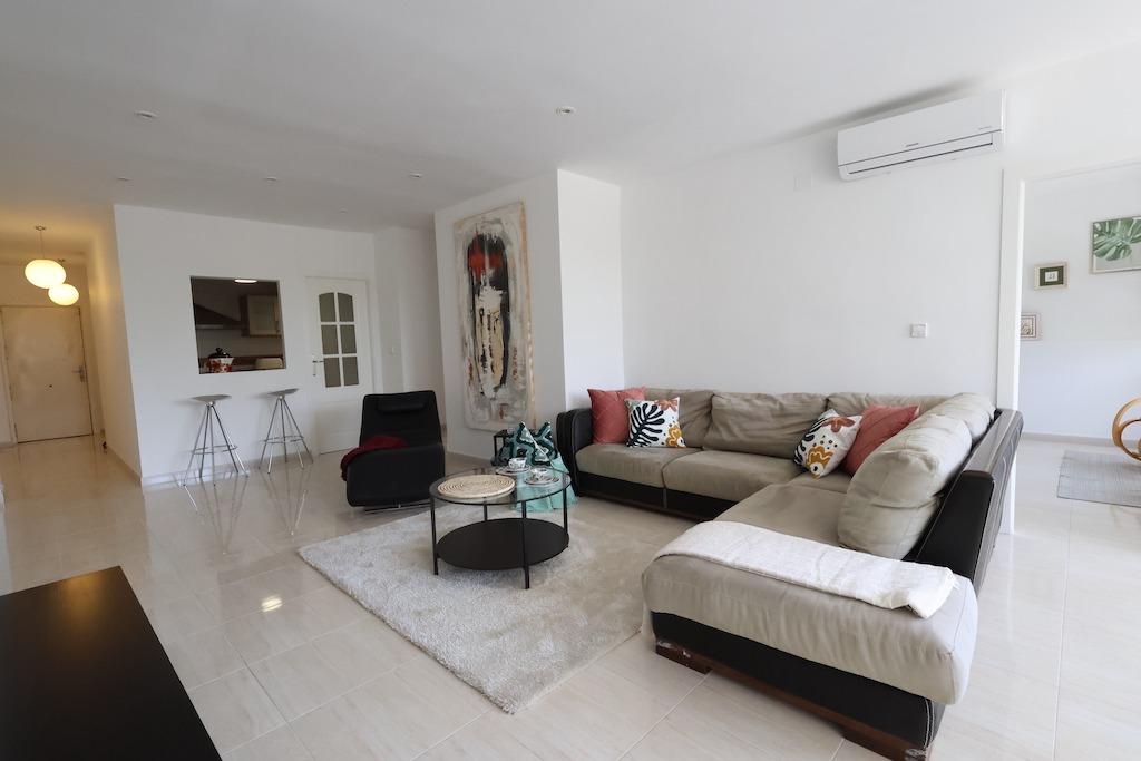Bedroom in apartment for sale in Torrevieja