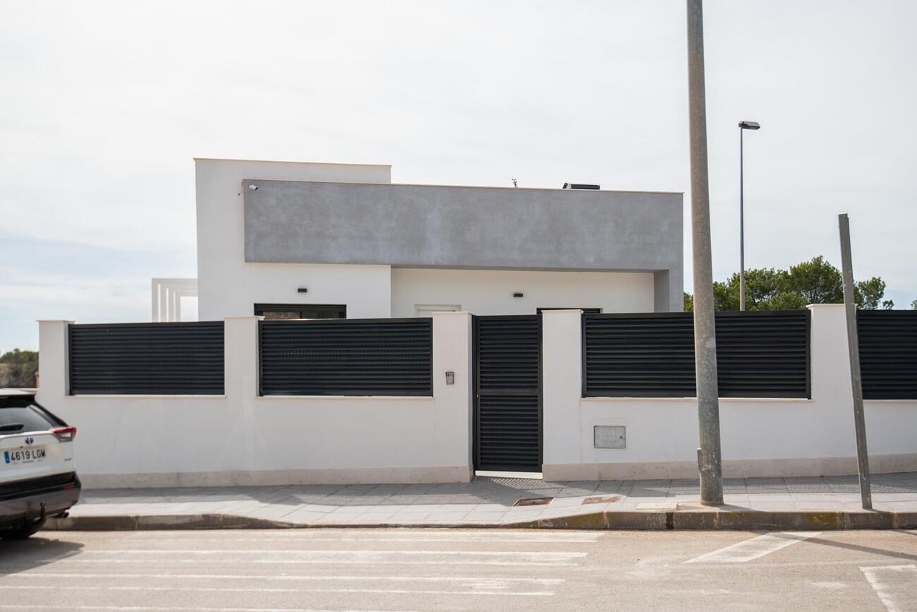 Pool area in villa for sale in Pinar de Campoverde