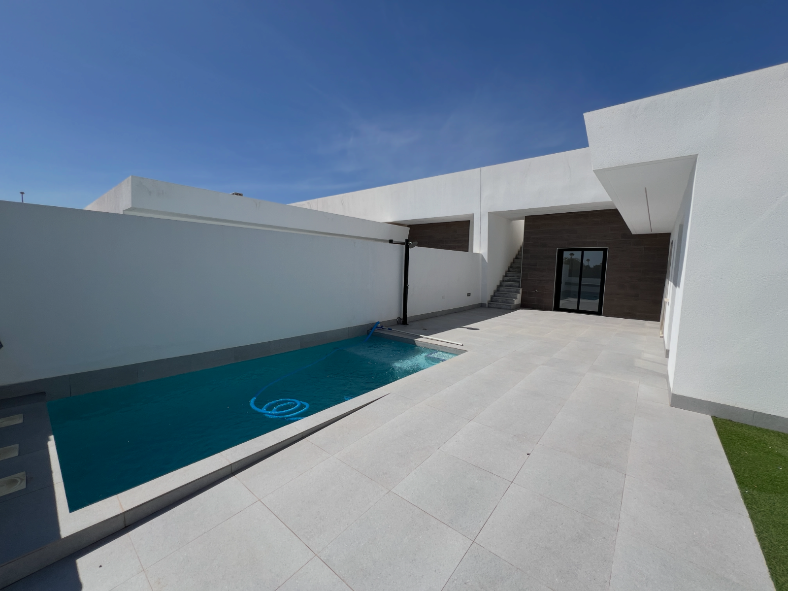 Pool area in villa for sale in Torre Pacheco