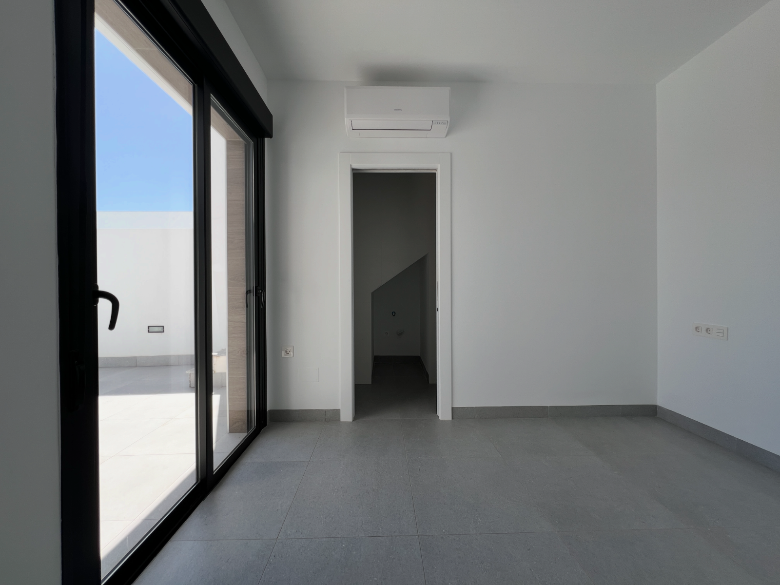 Pool area in villa for sale in Torre Pacheco