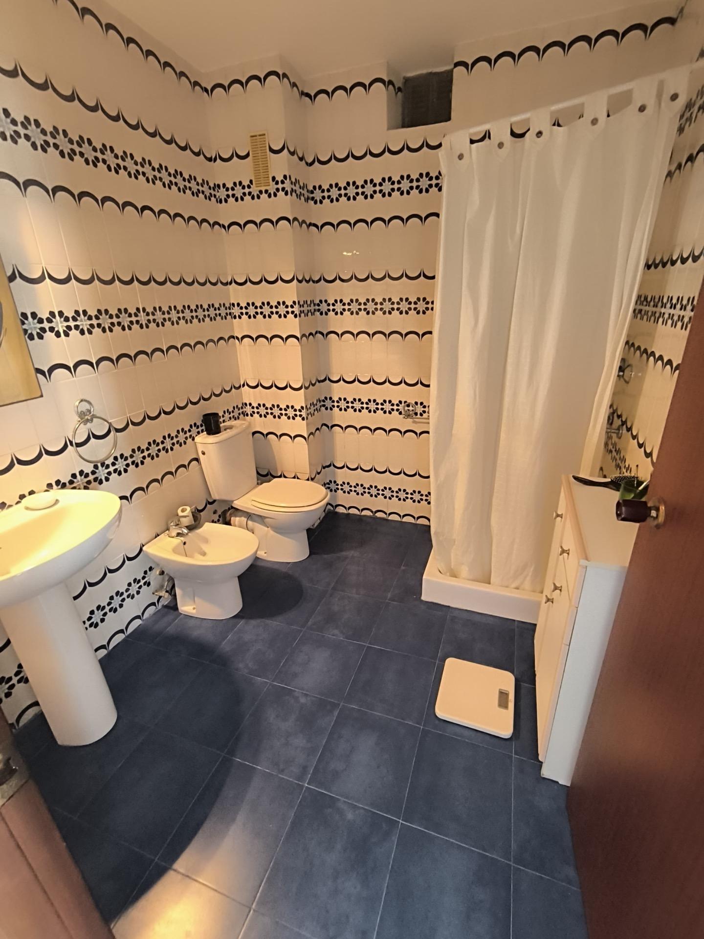 Bedroom in apartment for sale in Torrevieja