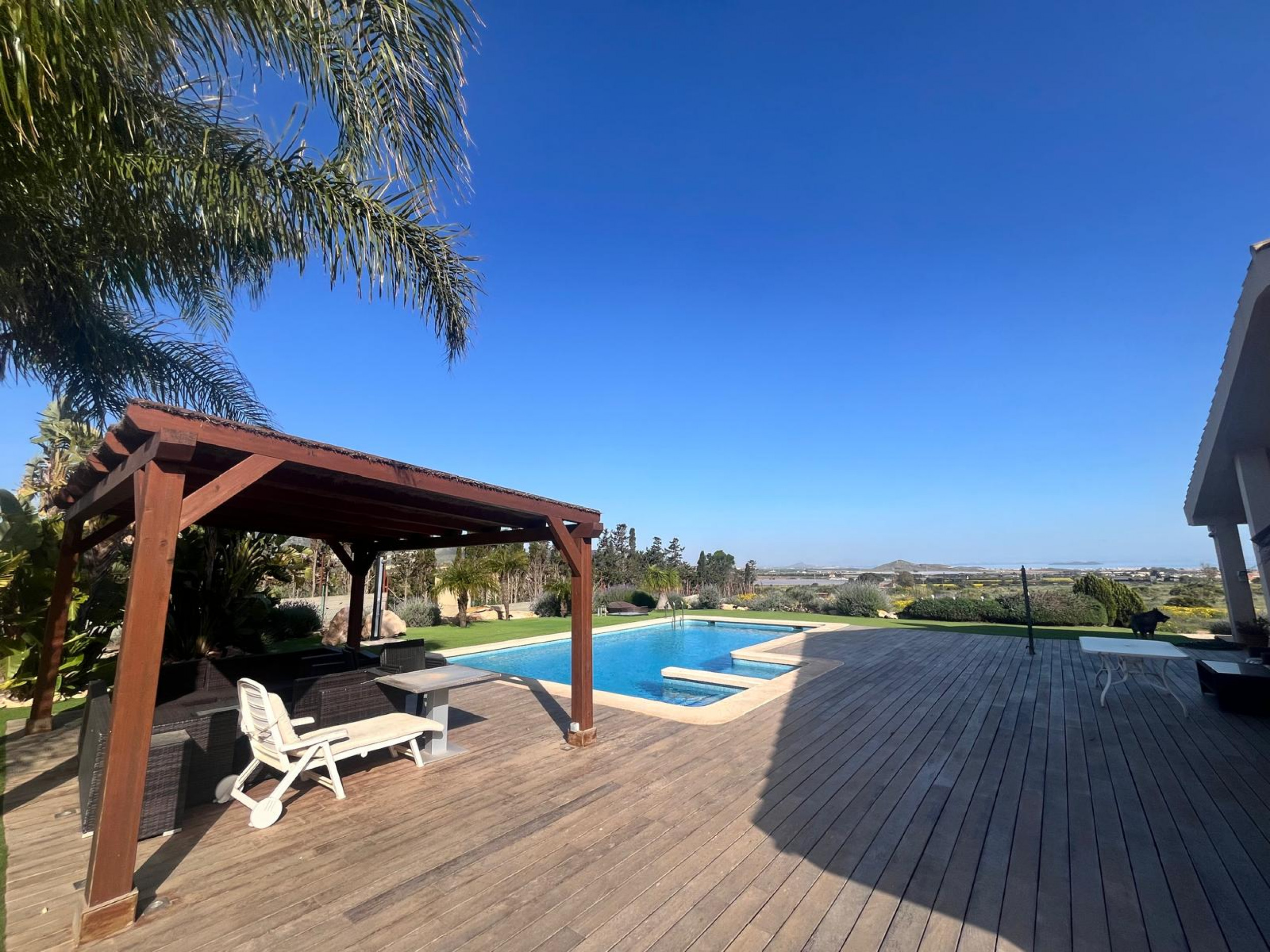 Dining area in villa for sale in Los Belones