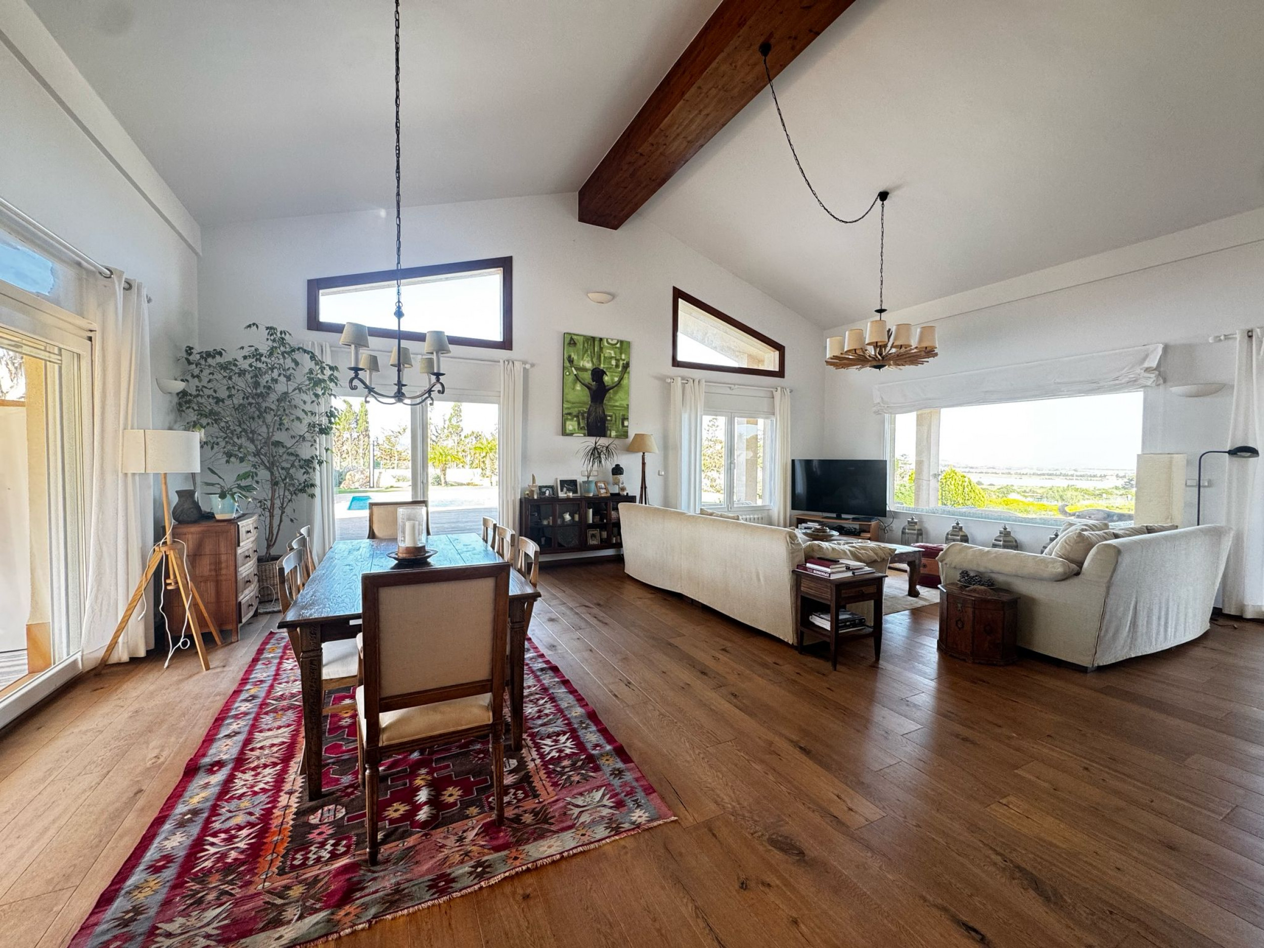 Bedroom in villa for sale in Los Belones