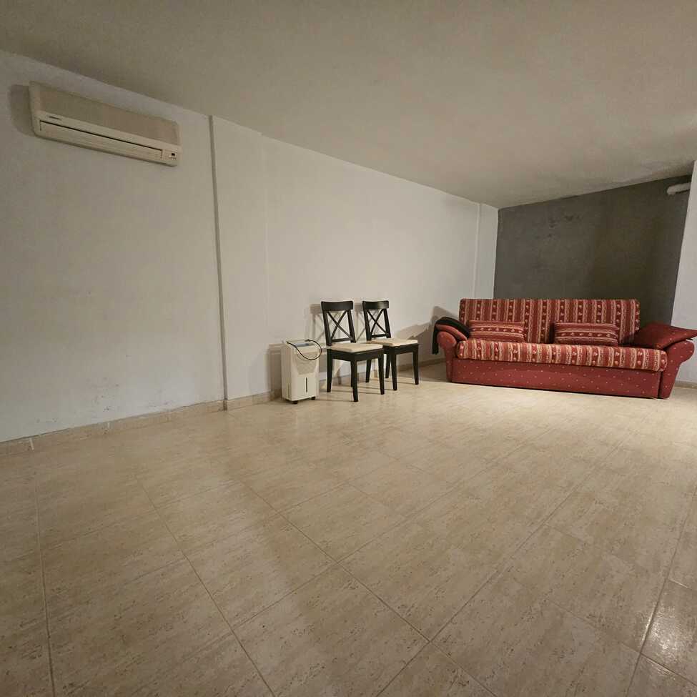 Master bedroom in villa for sale in Guardamar del Segura