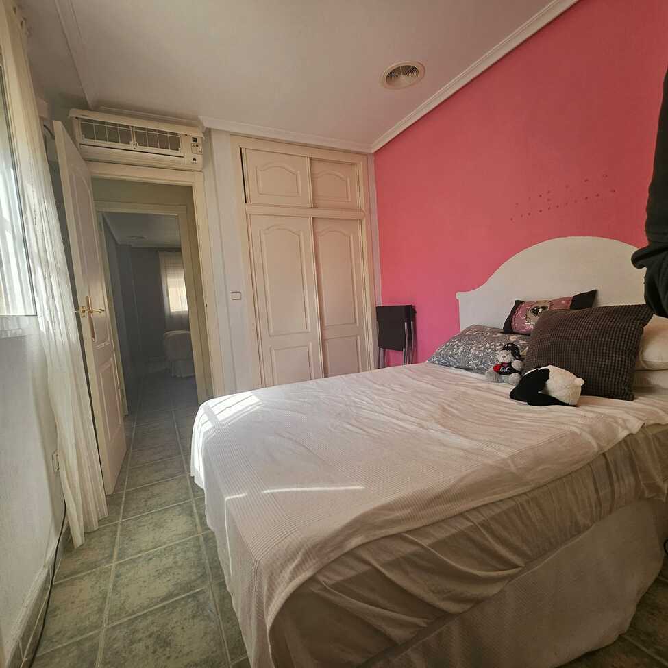 Dining area in villa for sale in Guardamar del Segura