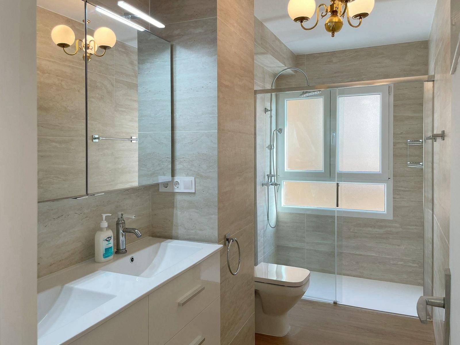 Bedroom in apartment for sale in Torrevieja