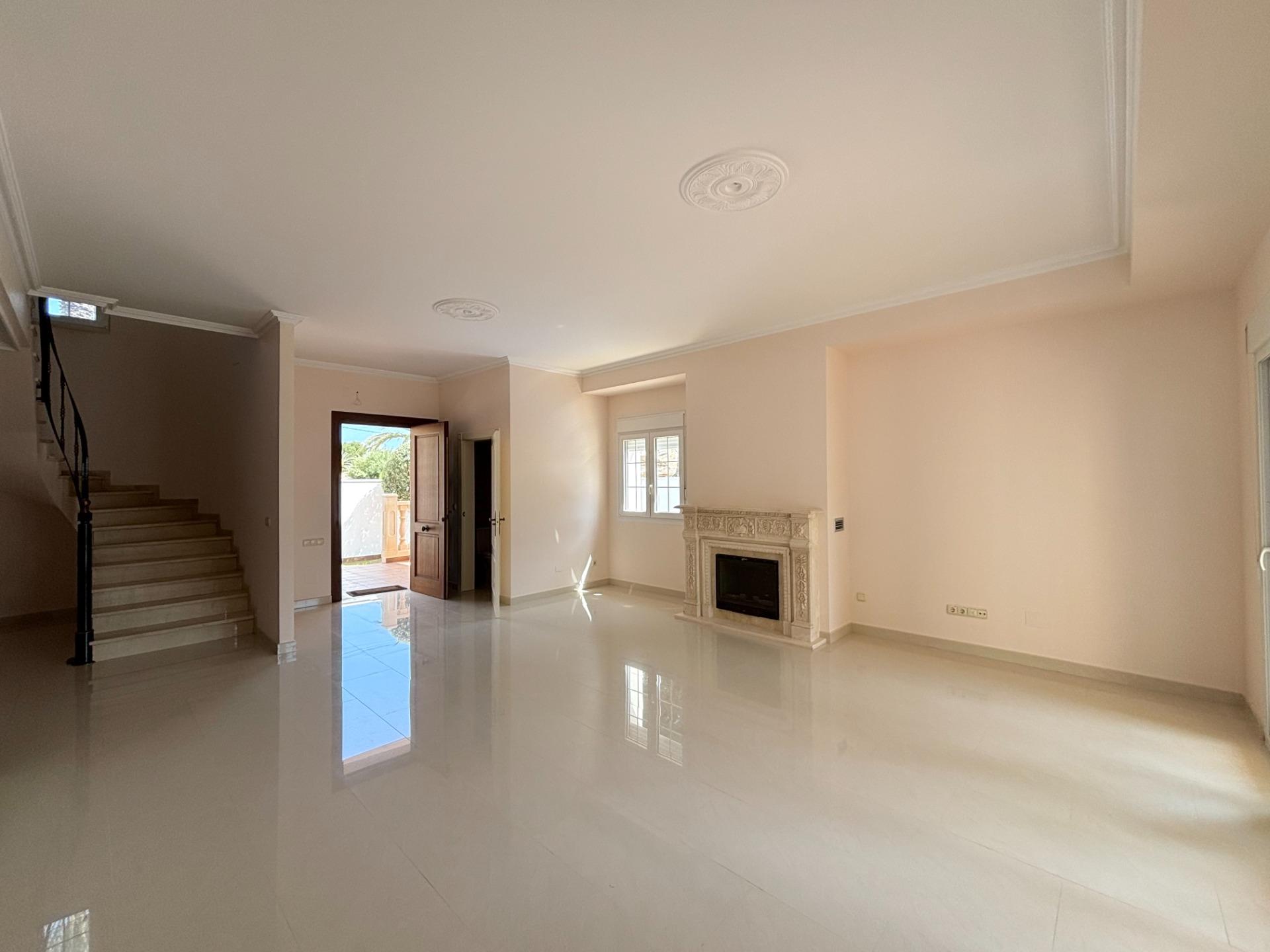 Kitchen in villa for sale in Cabo Roig