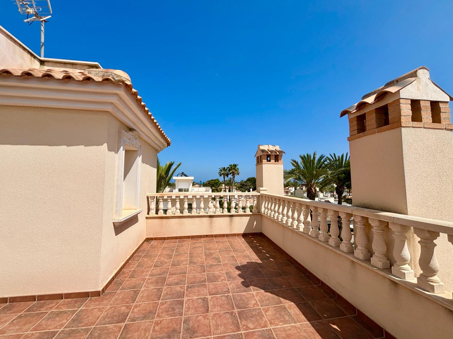Master bedroom in villa for sale in Cabo Roig