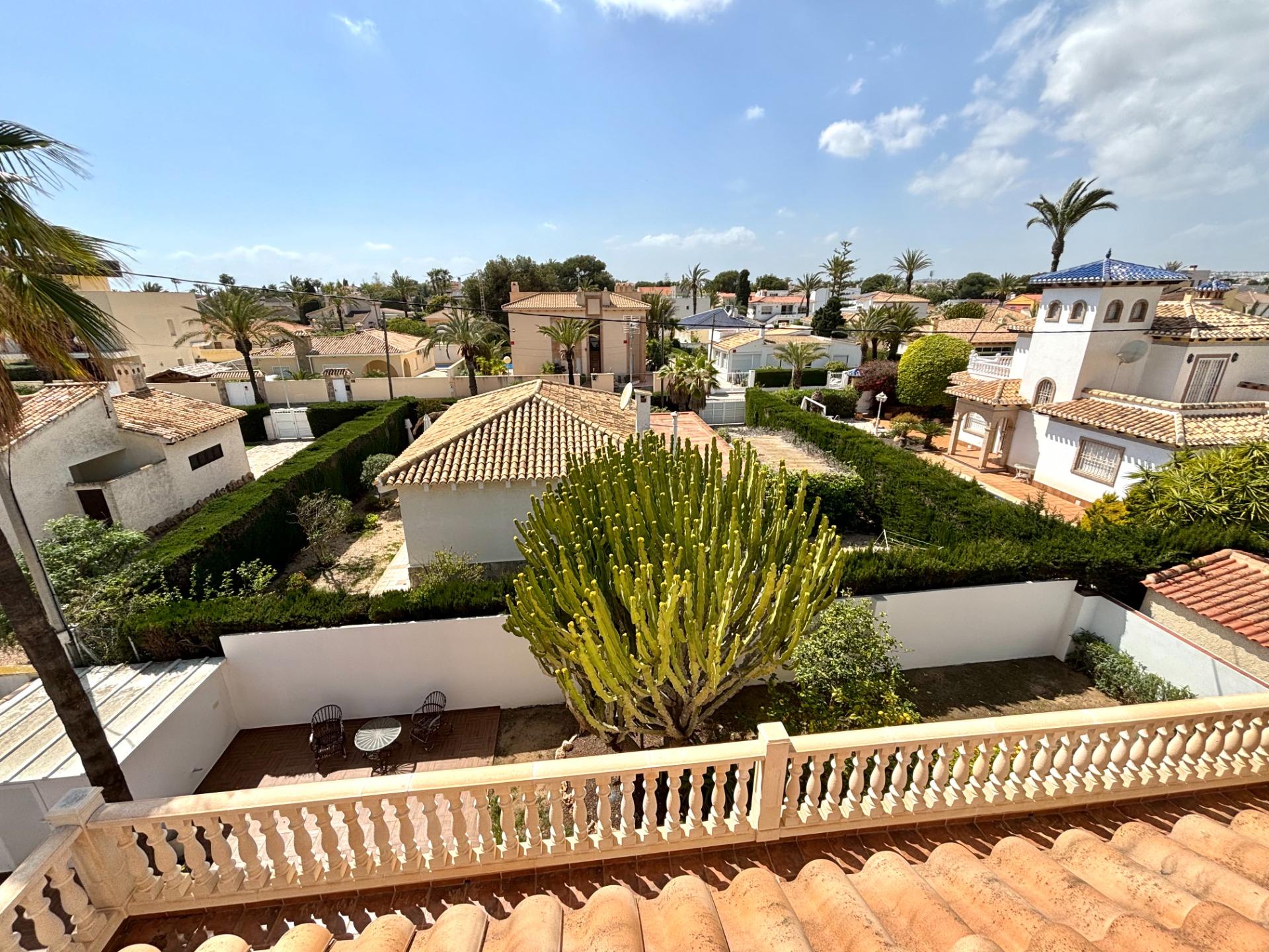 Bathroom in villa for sale in Cabo Roig