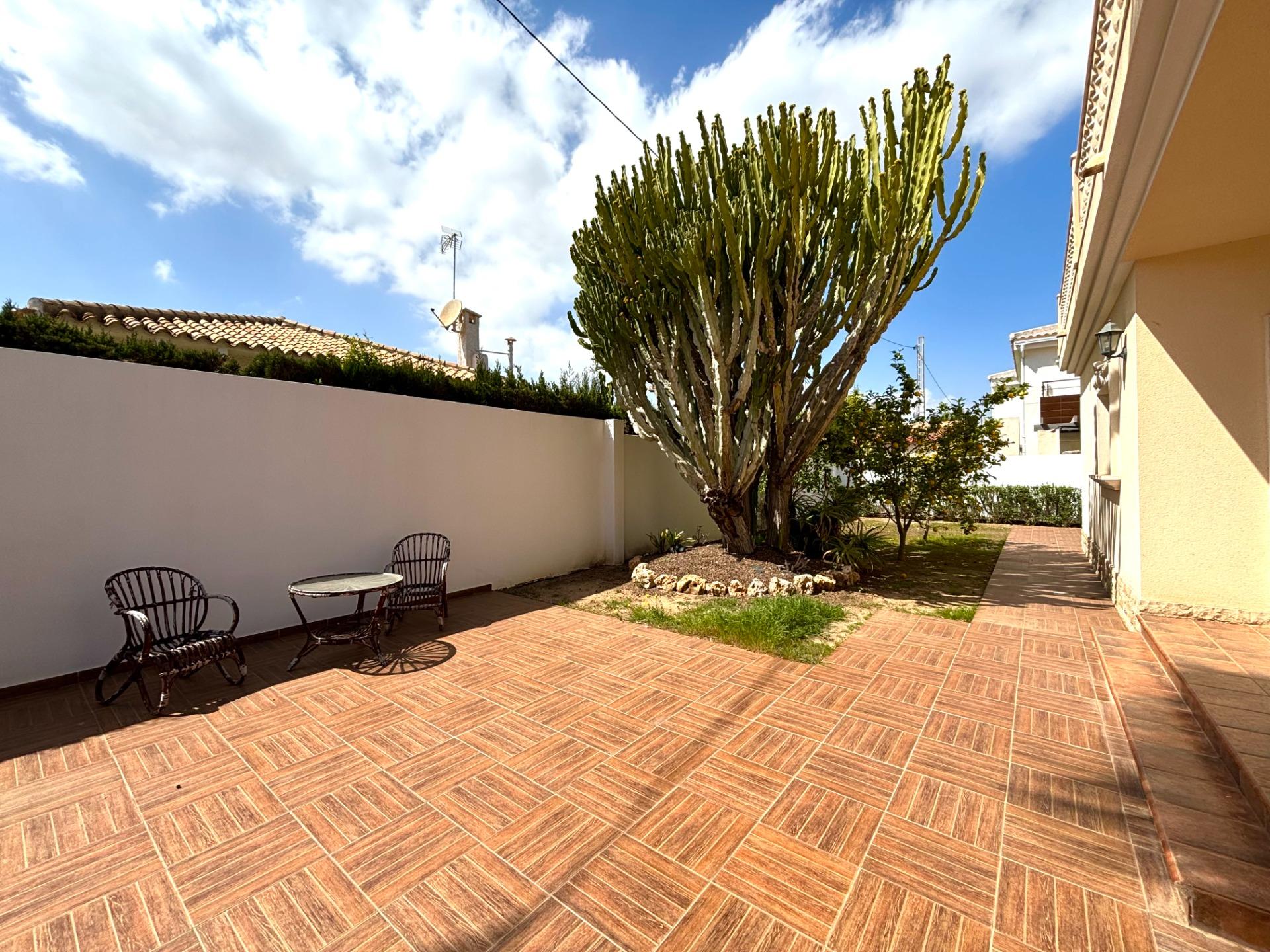Terrace in villa for sale in Cabo Roig