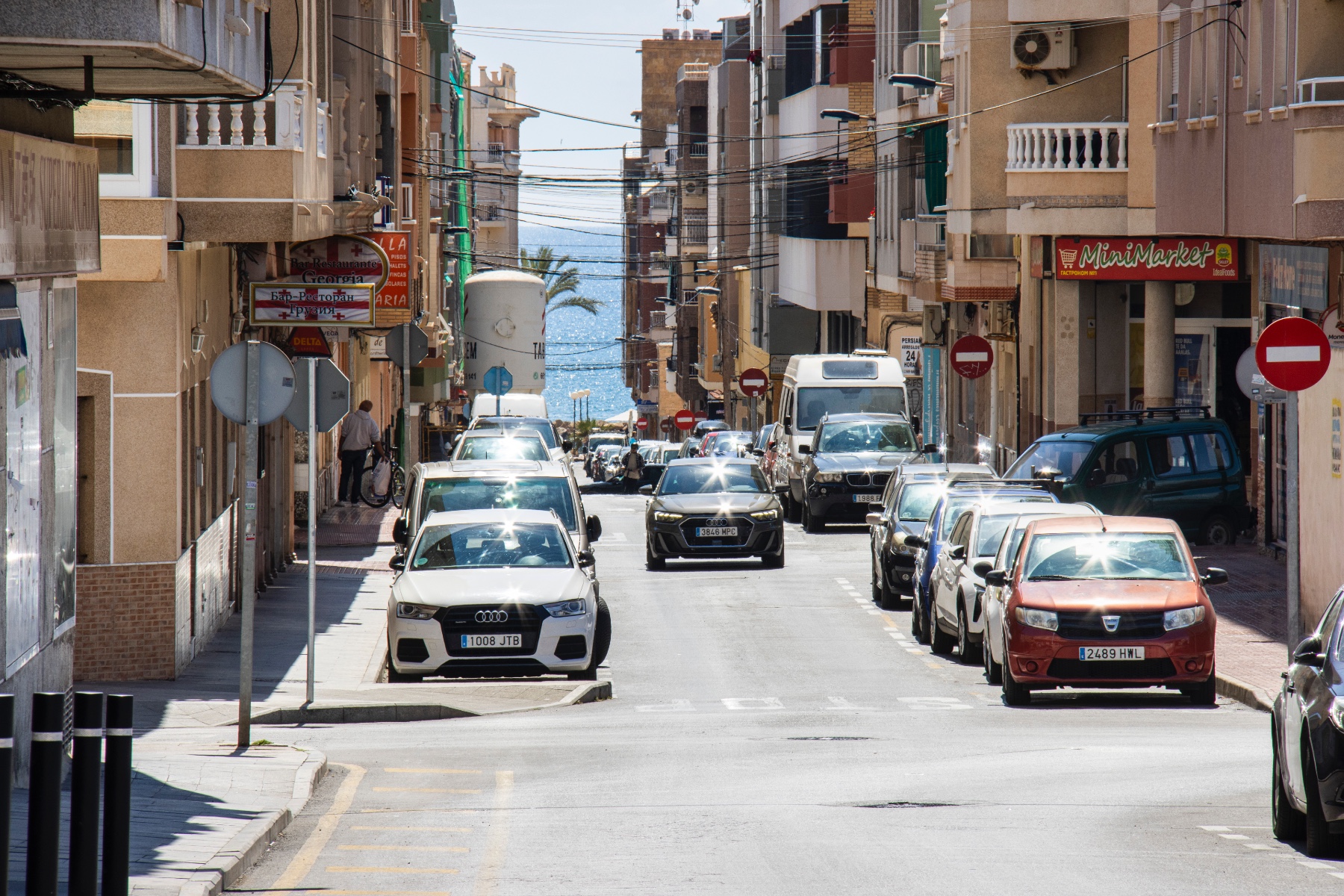 For sale a flat, refurbished in the city centre of Torrevieja, with an area of 79 m2 - Image 1