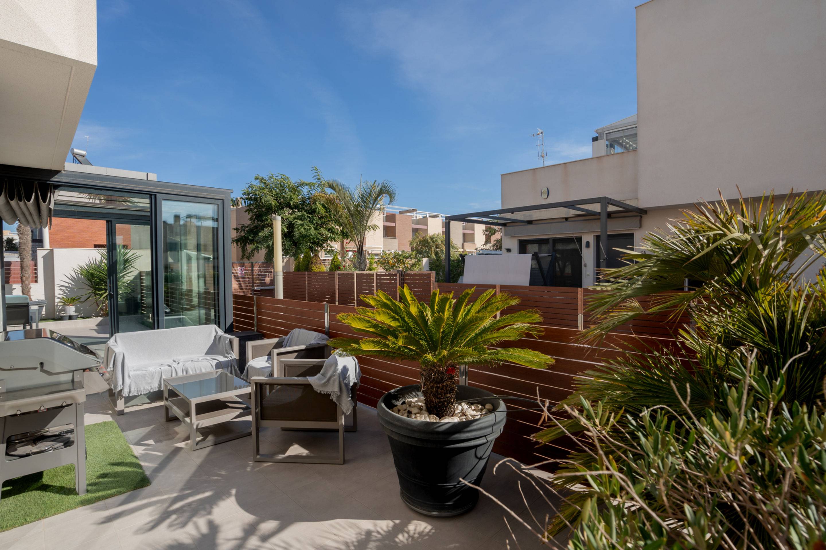 Dining area in villa for sale in Torrevieja