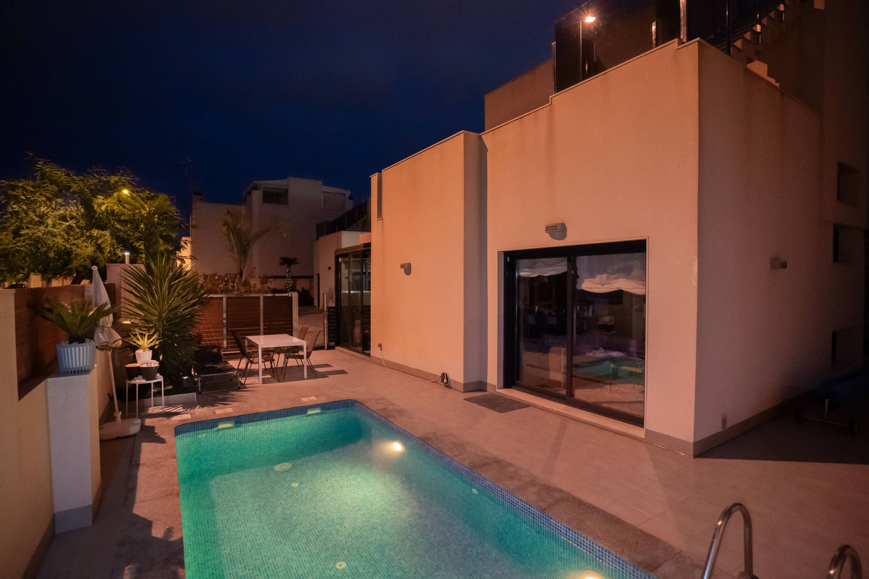 Master bedroom in villa for sale in Torrevieja