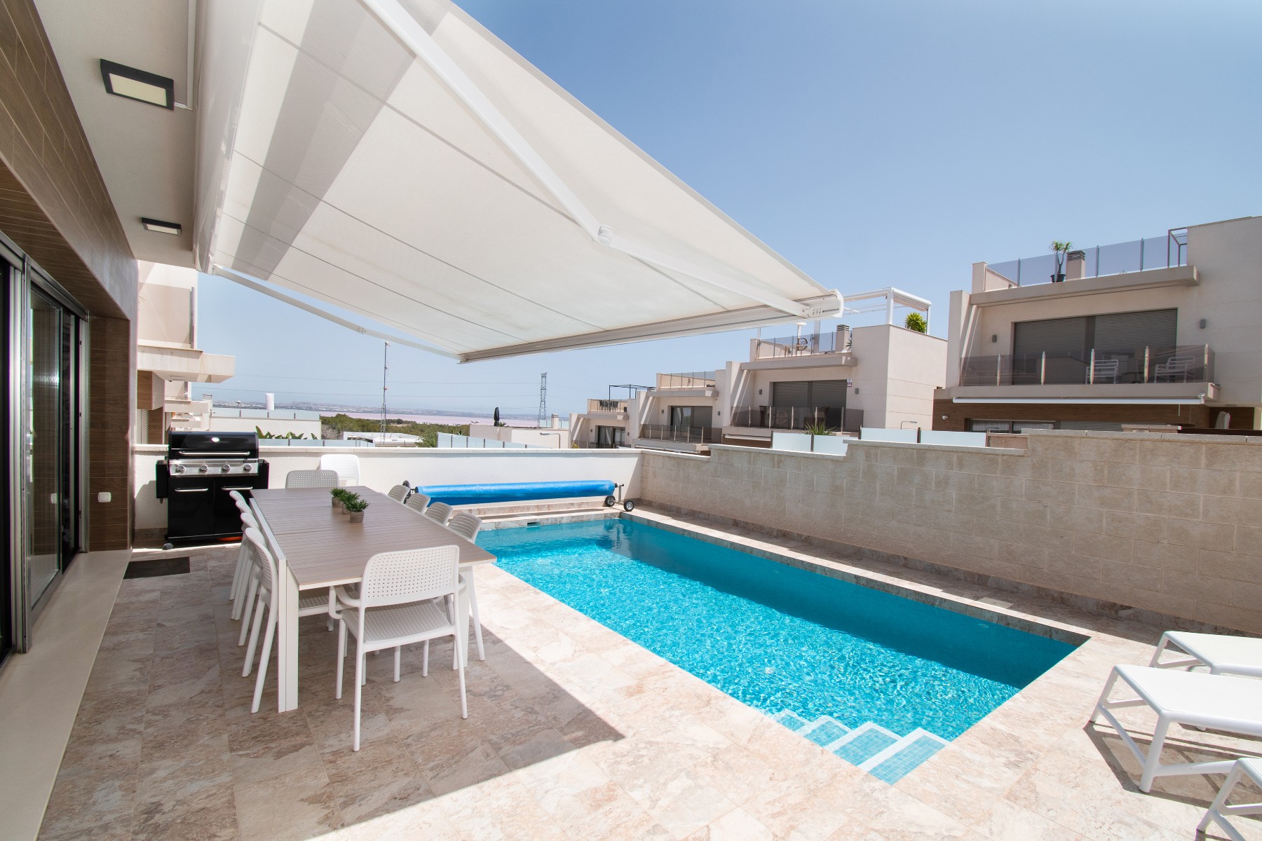 Garden in villa for sale in Orihuela Costa
