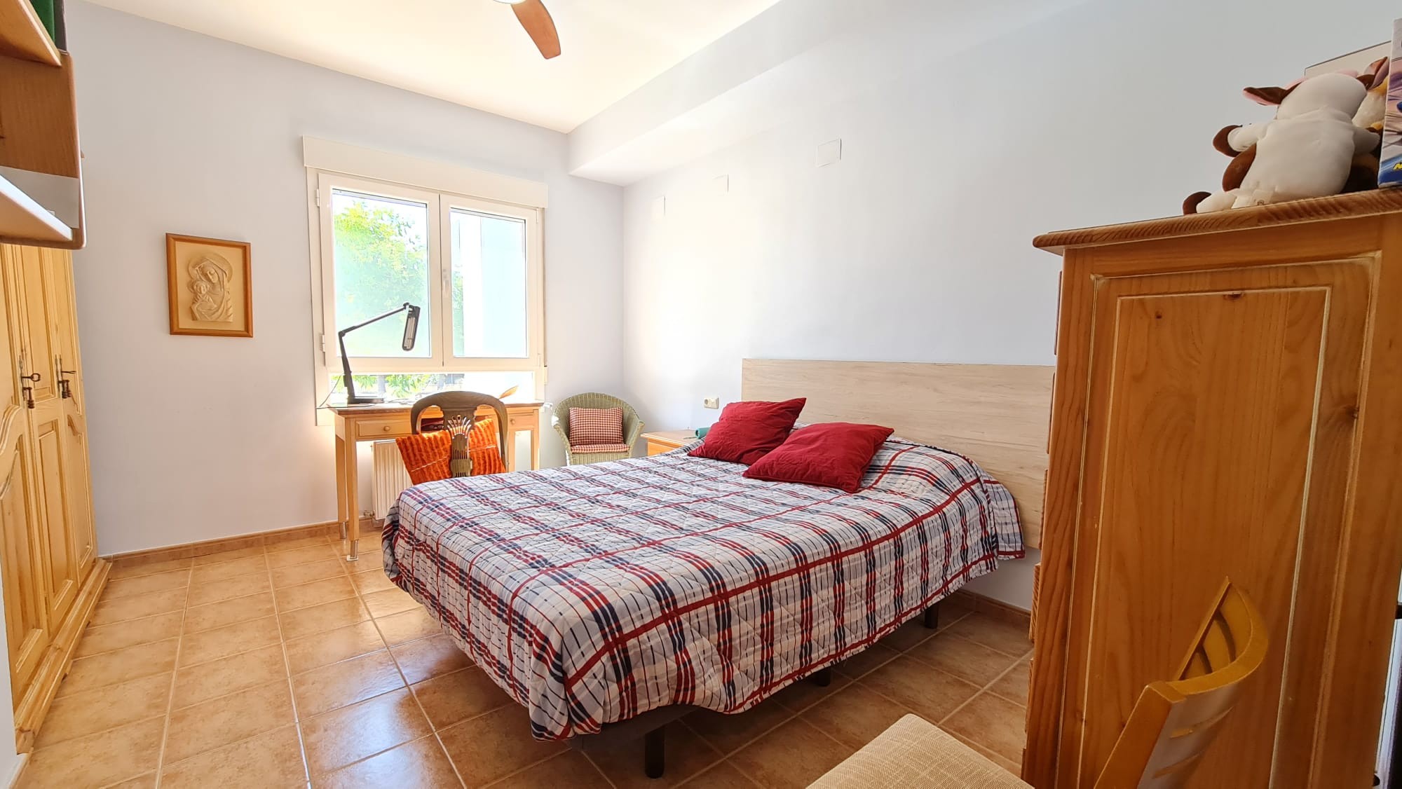 Bedroom in villa for sale in Yecla