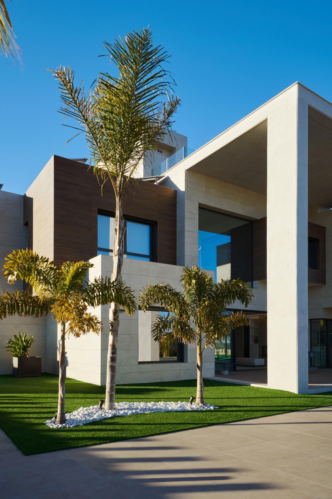 Master bedroom in villa for sale in Molina De Segura