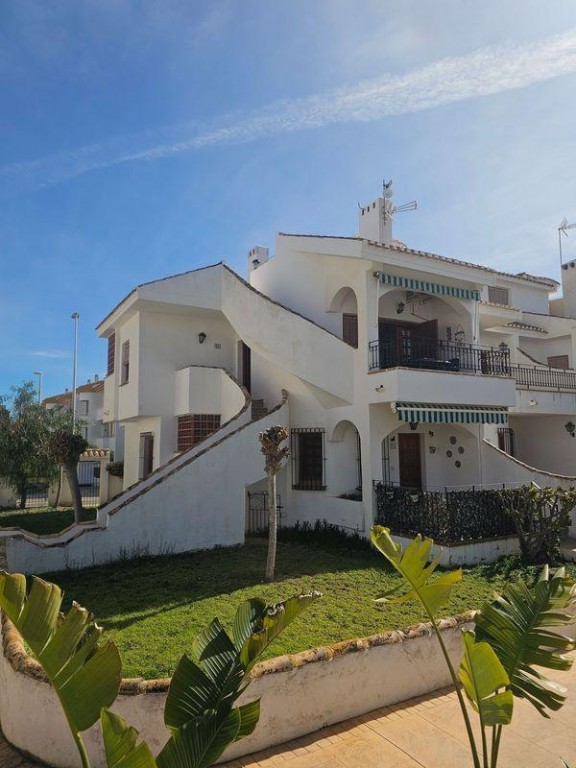 Bedroom in bungalow for sale in Pilar de La Horadada