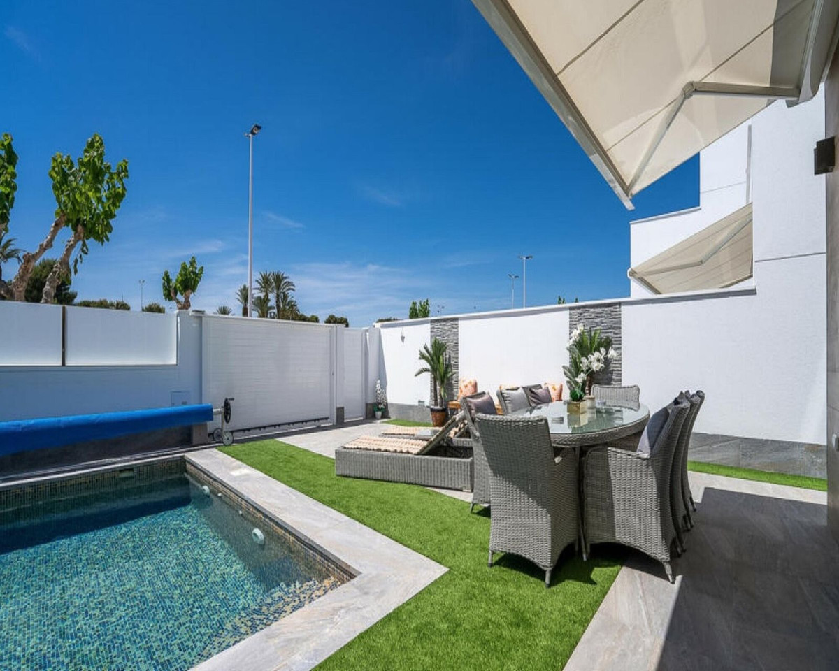 Terrace in villa for sale in San Pedro del Pinatar