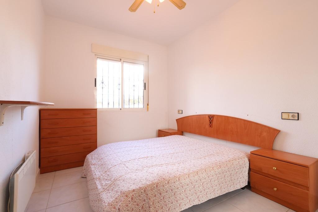 Master bedroom in bungalow for sale in Torrevieja