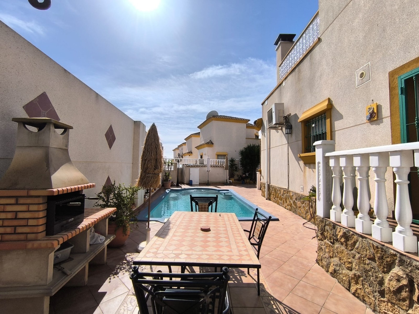 Living room in villa for sale in El Raso