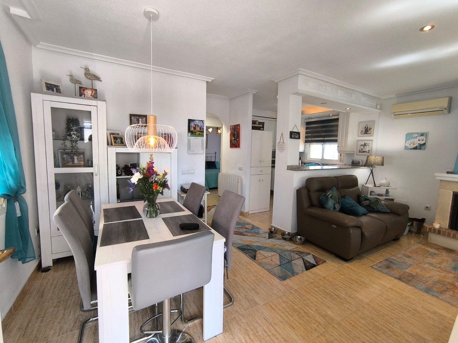 Terrace in villa for sale in El Raso