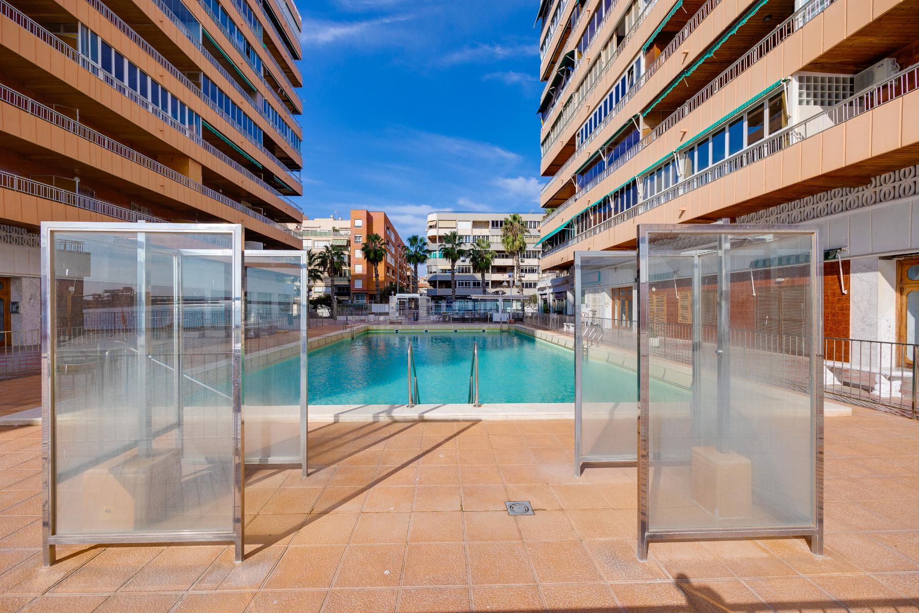 Master bedroom in apartment for sale in Torrevieja