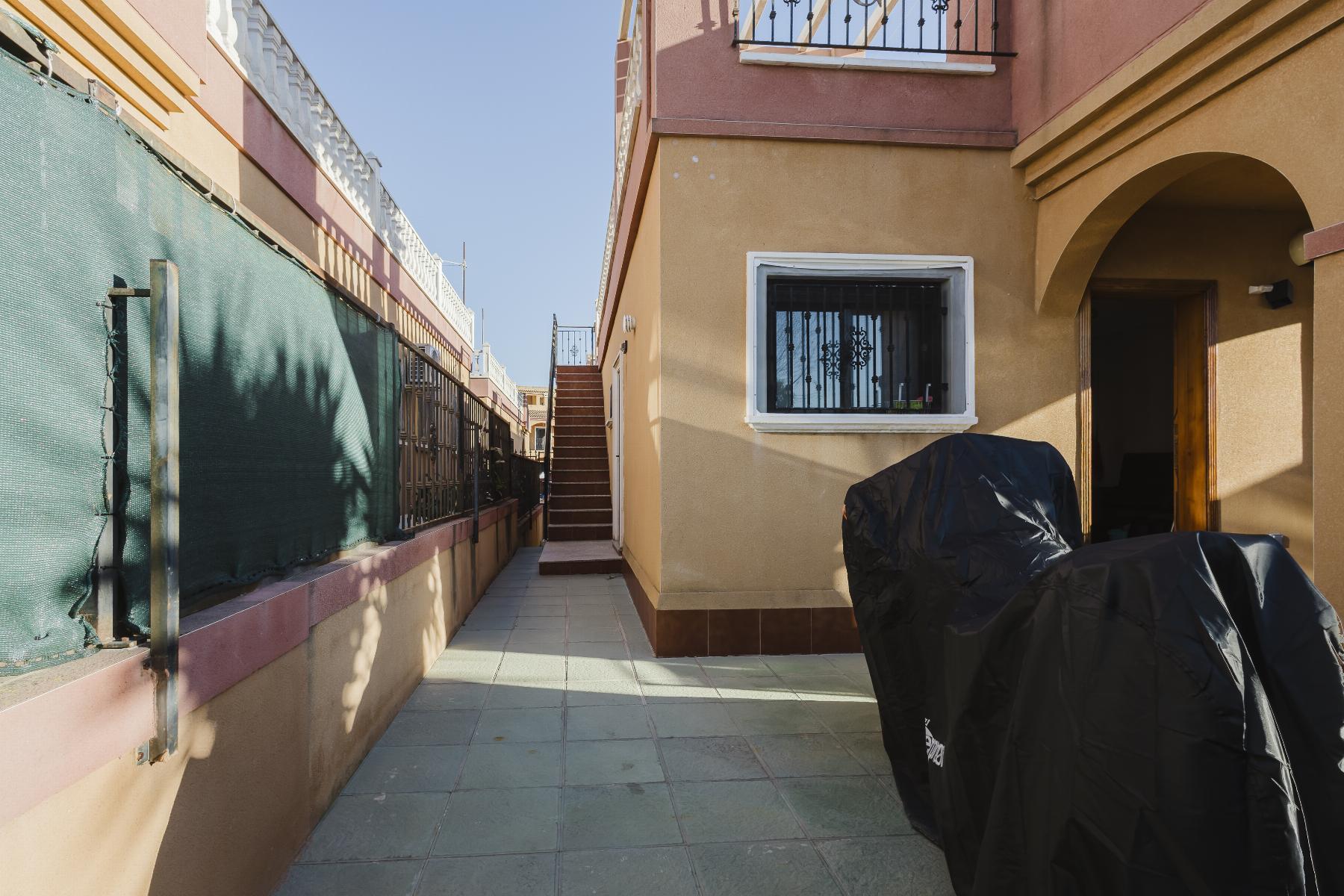 Kitchen in villa for sale in Torrevieja