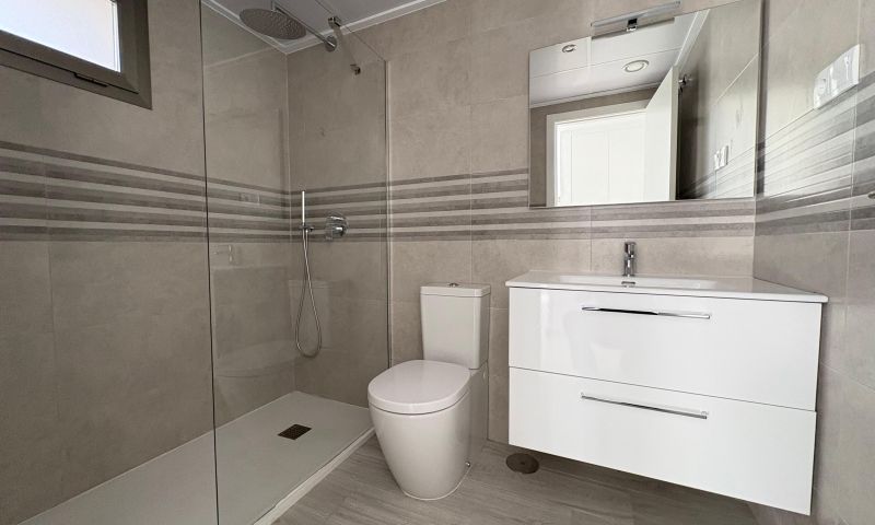 Master bedroom in apartment for sale in Orihuela Costa