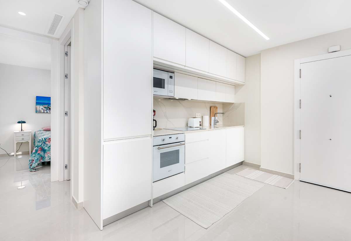 We present this fantastic property located on Avenida Sánchez Lozano, Torre de la Horadada, in a qui