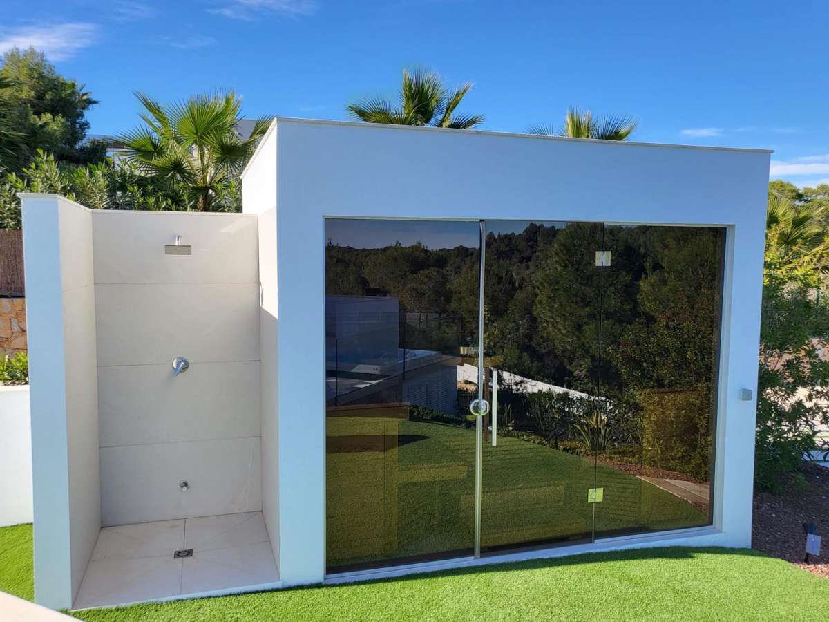 Garden in villa for sale in Las Colinas Golf