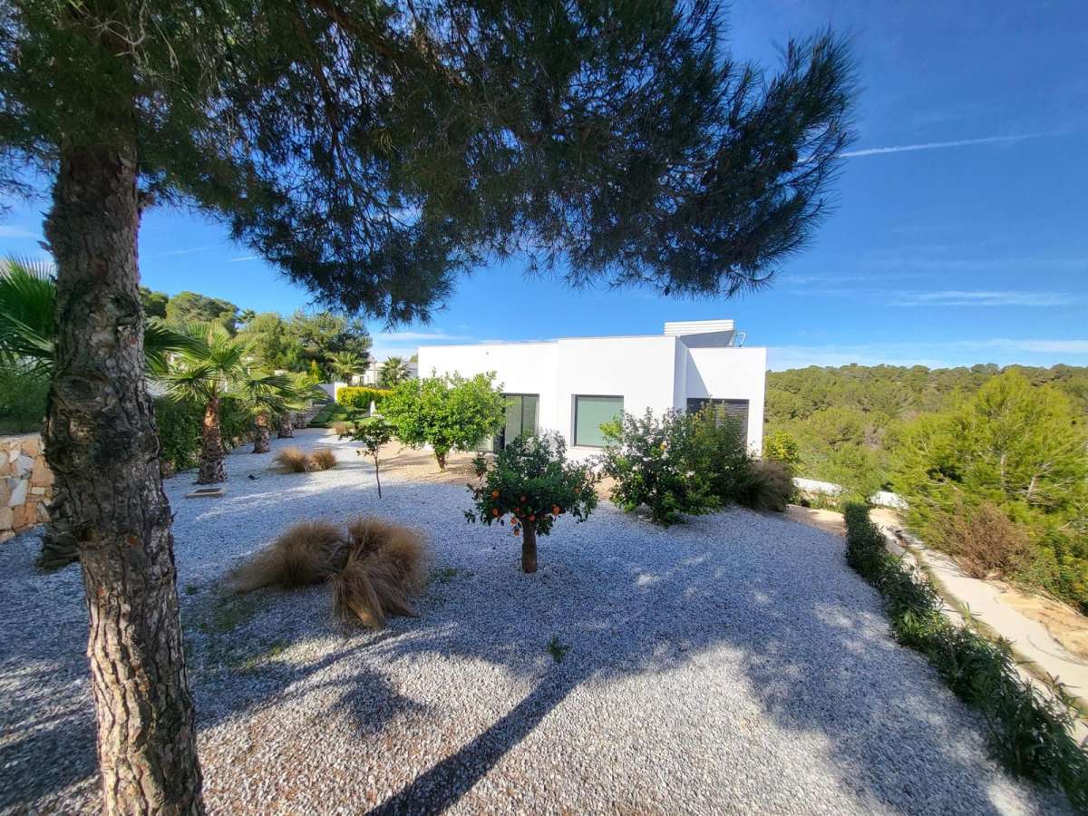Exterior view in villa for sale in Las Colinas Golf