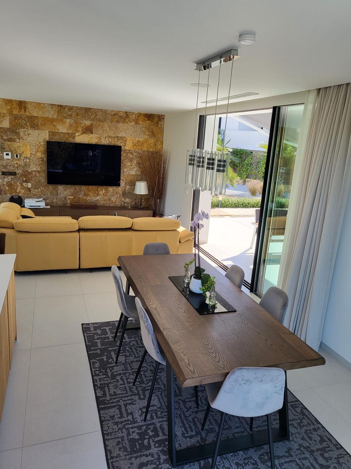 Garden in villa for sale in Las Colinas Golf