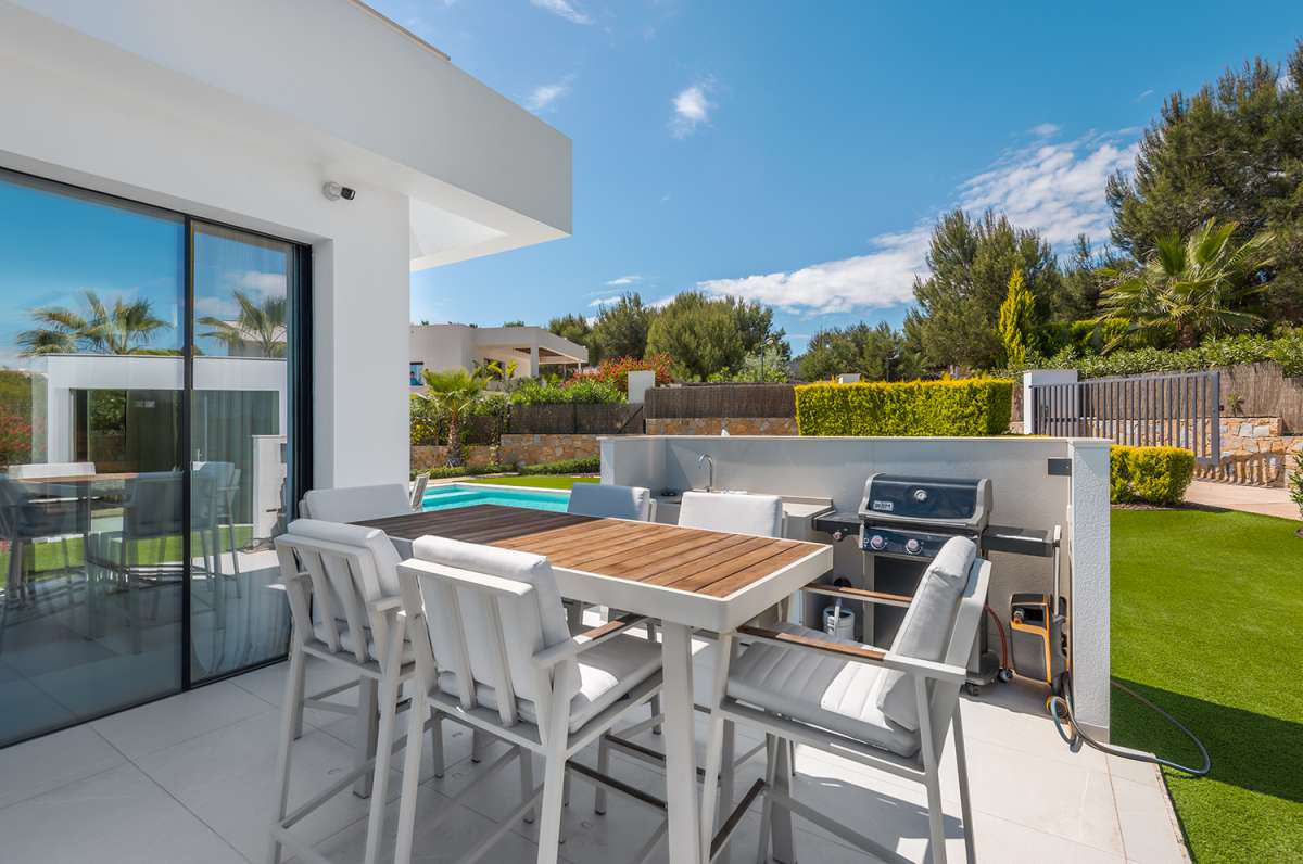 Dining area in villa for sale in Las Colinas Golf