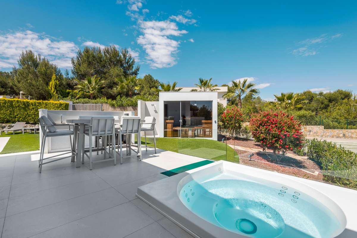 Bedroom in villa for sale in Las Colinas Golf