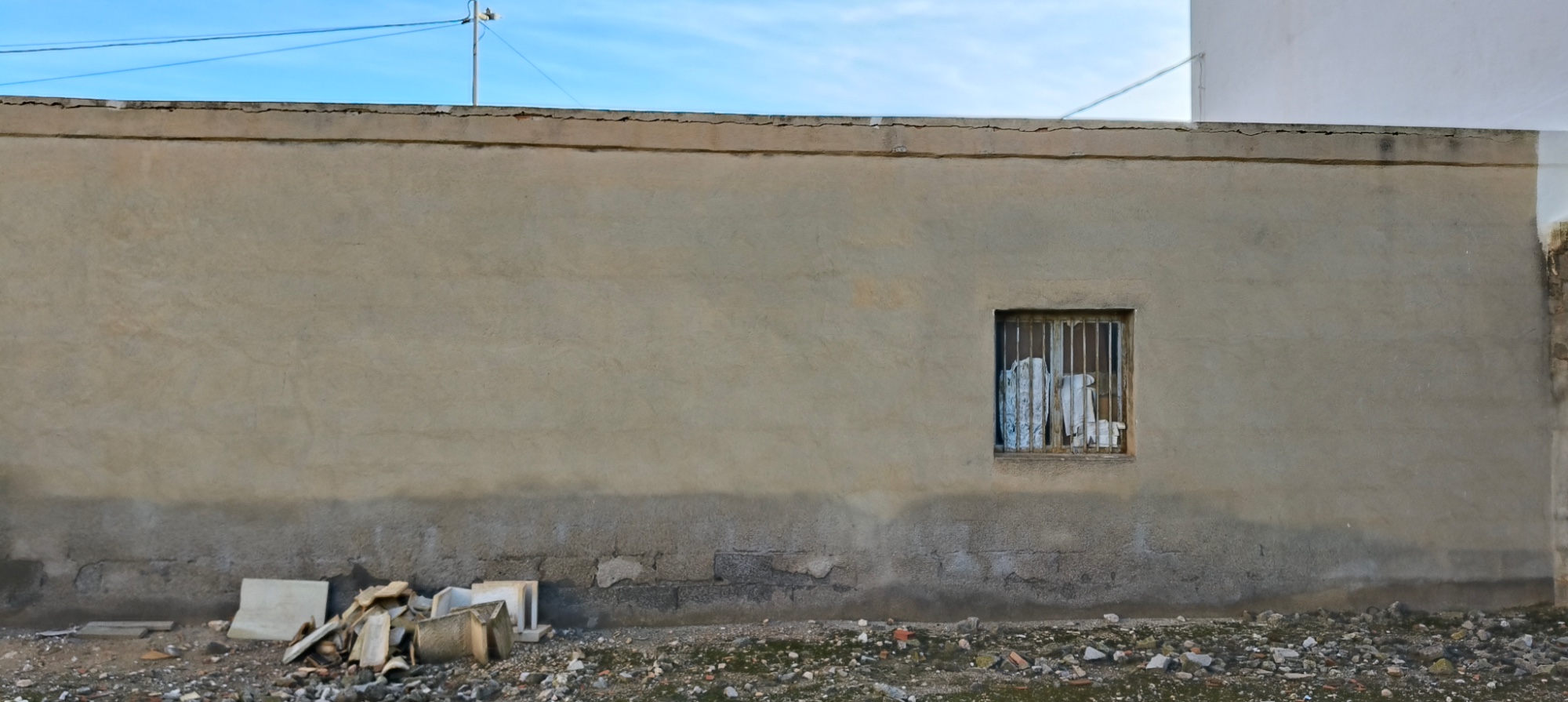 We present this warehouse located in the centre of La Romana, offering an excellent opportunity both